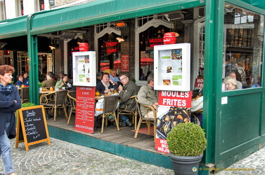 A moules restaurant on the Markt